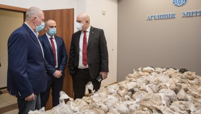 Удар на годината: Ето как са хванали 400 кг хероин във Варна (ВИДЕО)