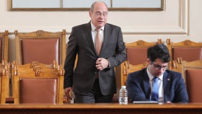 Вицепремиерите Атанас Пеканов и Лазар Лазаров на блиц контрол в Народното събрание	