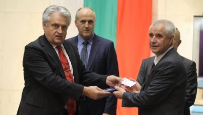 Вътрешният министър Бойко Рашков отличи полицейски началници