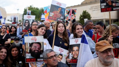 Израел и "Хамас" разменят заложници и затворници