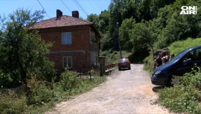 Свлачище застрашава цял квартал в Габрово 