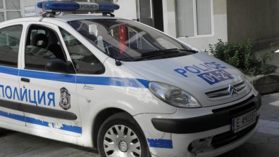 33-годишна жена от Казанлък открадна $22 000 от паркирана кола в Бургас
