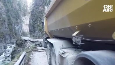 Въведоха пропускателен режим за автомобилите по пътя към Триград