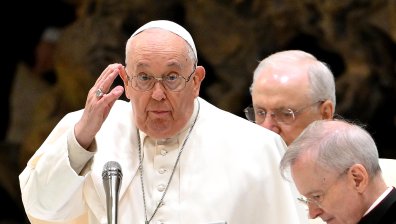 Папа Франциск: Благословията за ЛГБТИ общността e за хората, а не за еднополовите бракове