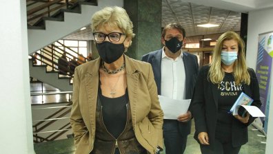 Министър Комитова не се съгласи с претенциите на протестиращите строители