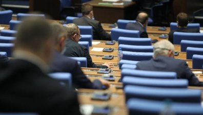 Депутатите заложиха буфер от 600 млн. лева при влошаване на кризата