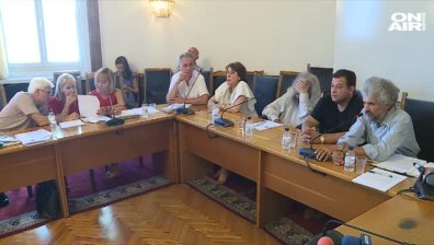 Скандал с Босия след извънредно заседание заради шофьорските книжки