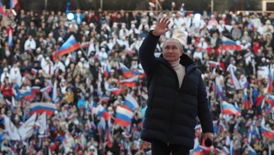Как управлява Путин: Изолиран и в страх от конспирации, постоянно сменя силните хора