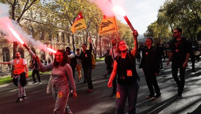 Стачки блокираха метрото в Париж и Лондон, препоръчват на хората да работят от вкъщи