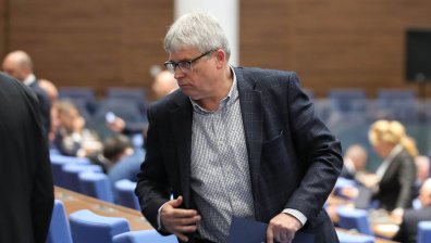 КС образува дело заради предсрочното освобождаване на шефа на НЗОК