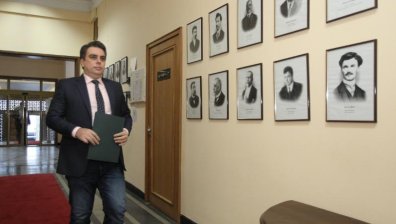 Василев: Тези, които се опитват да ви изплашат с фалит на държавата, се опитват да ви откраднат парите