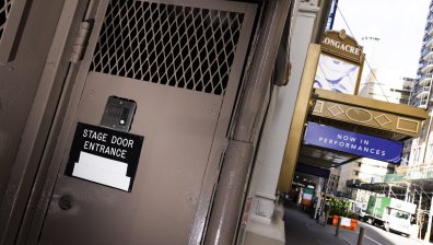 Дискриминация или не: Само ваксинираните ще посещават представления на Бродуей