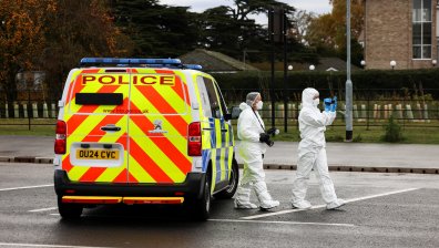 "Има нож, напада всички": Очевидци от влака на ужаса във Великобритания 