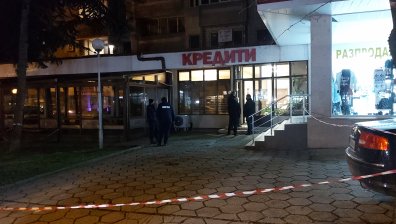 Стрелецът от Стара Загора е служител в заложната къща и е задържан 