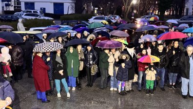 Протест във Варна срещу закриването на детска хирургия: "Вие подигравате ли се?"