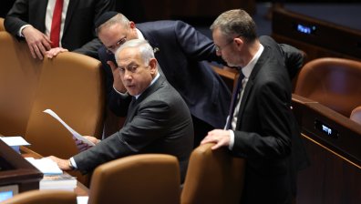 Нетаняху се "предаде" пред протестиращите, отлага дискусиите за съдебна реформа