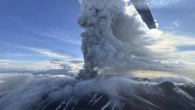 Вулканът в Камчатка изхвърли пепел на 6 км височина