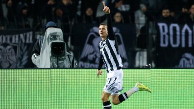 Кирил Десподов не успя да спаси ПАОК от загуба срещу АЕК