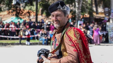 Български фотограф представя родните ни традиции в Истанбул