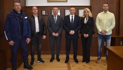 Сарафов награди полицаи за разкрития инкасо обир в Ихтиман (+СНИМКИ)