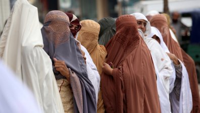 В Пакистан: Робство и 16-часов работен ден. Ако почиваш - тежък побой