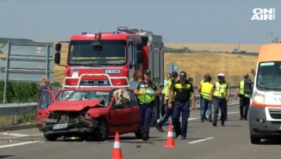 Двама души загинаха при две катастрофи на АМ "Тракия"