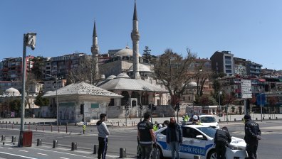 Бой с камъни и пръти и стрелба при скандал в Турция, двама са загинали (+Видео)