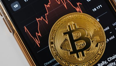 Приходите от копаене на биткойни удариха рекордно дъно