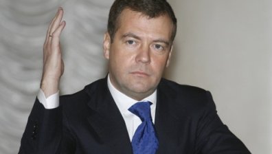 Медведев поиска закриване на авиокомпании