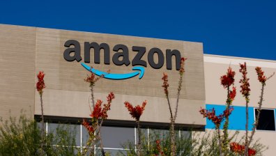 Amazon унищожава търговията: Копира продукти и манипулира данни