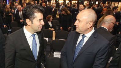 Радев и Петков в спор кой и кога спря зависимостта от руския газ