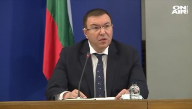 Достигнахме пика на третата вълна, ситуацията ще се нормализира до седмици
