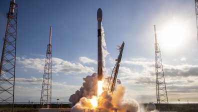 Ракета на SpaceX изведе 60 спътника в орбита (+Видео)