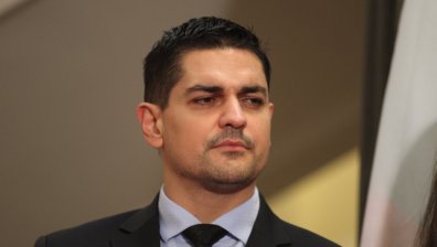Радостин Василев спря търга за обектите на "Сердика спортни имоти"