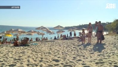 Издирват дете изчезнало на централния плаж във Варна