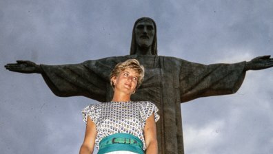 30 години по-късно: Принц Уилям на същото място, където позира Даяна