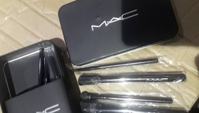 Задържаха контрабандна козметика от Китай на летище София