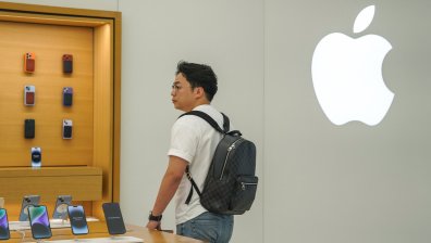 Акциите на Apple бележат рекорден връх заради напредъка на AI