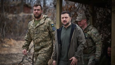 Володимир Зеленски се информира от първо лице за постиженията на фронта (+СНИМКИ)