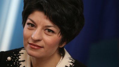 Д. Атанасова: Възможно ДДС ставката за медикаменти да бъде намалена