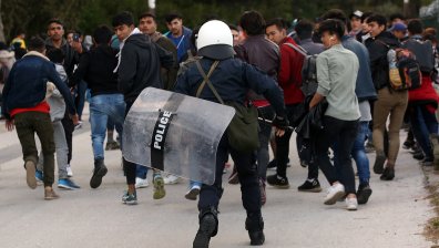 Гръцката полиция арестува мигранти, успели да преминат границата