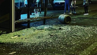 Дрогиран 20-годишен шофьор се заби в автобусна спирка във Варна