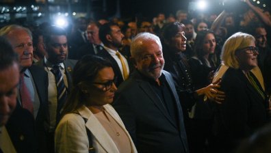 Хиляди демонстранти в Сао Пауло подкрепиха демократичните ценности
