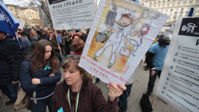 Правителството отпуска допълнителни 50 млн. лева за медицинските сестри