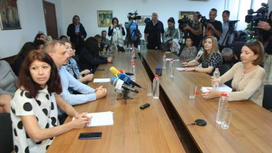 СЕМ на среща с редколегията на "Хоризонт" на БНР	