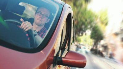 Успоредно паркиране: AI срещу жив шофьор (+ВИДЕО)