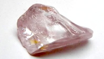 170 карата! Откриха рядък розов диамант в Ангола