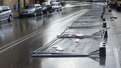 След дъжда и вятъра в София аварийни екипи работят по сигнали