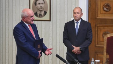 Димитър Главчев обяви пред Румен Радев новите министри, Атанас Илков сменя Калин Стоянов