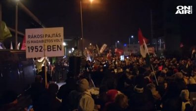 Близо 2 хил. души скандираха против Орбан в Будапеща